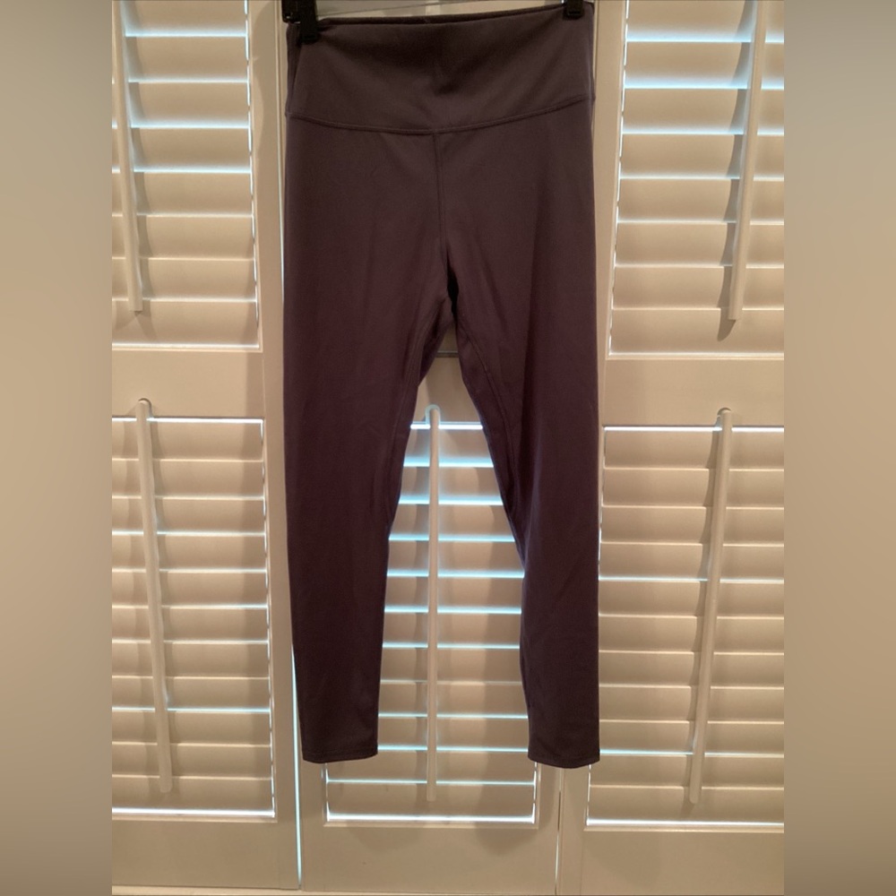 Lululemon Athletica Dusty Purple 3/4 Leggings Size 10